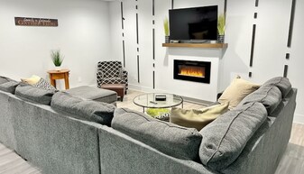 2393 Highpoint Rd in Snellville, GA - Building Photo