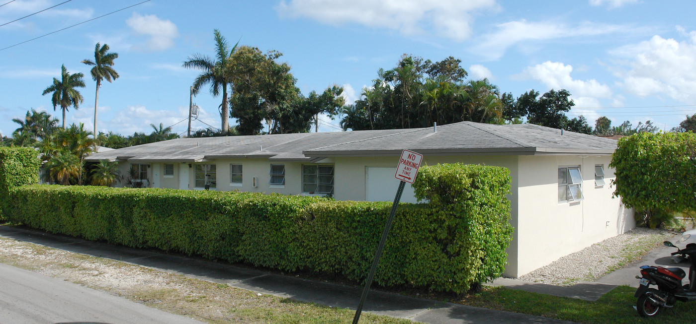 1546 Arthur St in Hollywood, FL - Building Photo