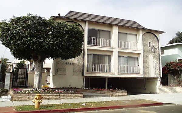 1531 Brockton Ave in Los Angeles, CA - Building Photo - Building Photo