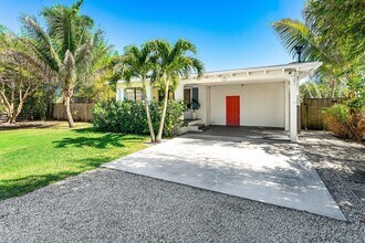 110 Wilson Rd in West Palm Beach, FL - Building Photo - Building Photo