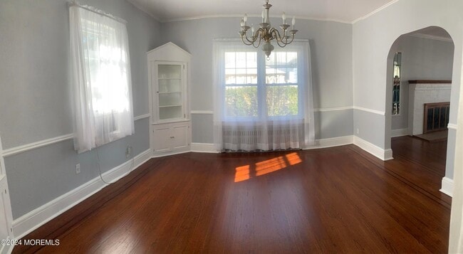 16 Norwood Ct in West Long Branch, NJ - Foto de edificio - Building Photo