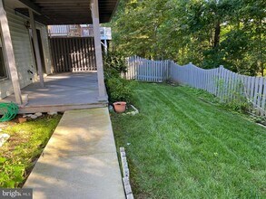 6538 Palisades Dr in Centreville, VA - Building Photo - Building Photo