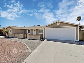 13232 N 39th St in Phoenix, AZ - Building Photo