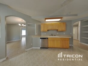 10518 Gifford Dr in Spring Hill, FL - Building Photo - Building Photo