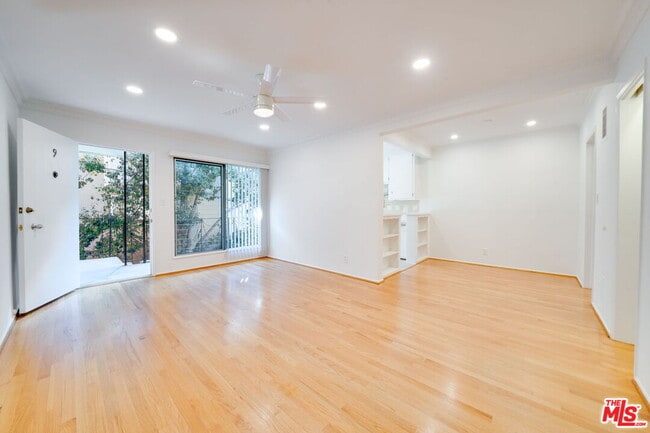 1037 11th St in Santa Monica, CA - Building Photo - Building Photo