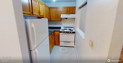 1563 Beacon St, Unit 6 in Brookline, MA - Foto de edificio - Building Photo