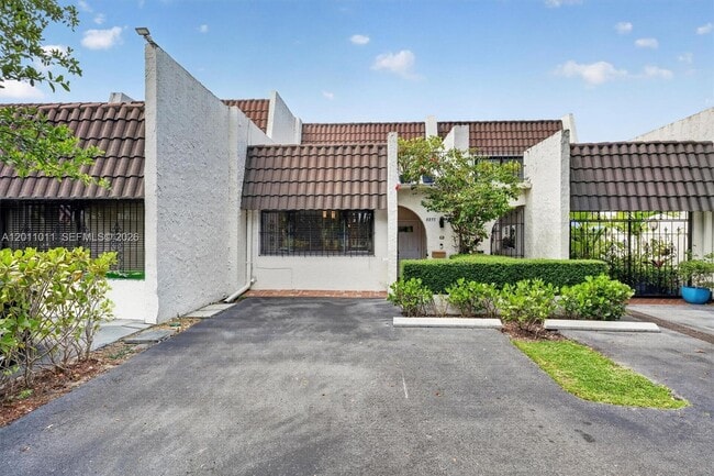 8855 SW 62nd Terrace in Miami, FL - Building Photo - Building Photo
