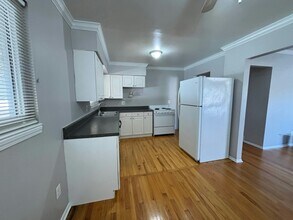 1760 E Harry Ave in Hazel Park, MI - Building Photo - Building Photo