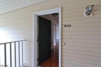 1834 King Ct in Dunellen, NJ - Building Photo - Building Photo