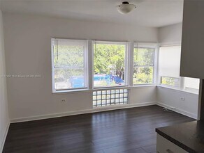 1555 Pennsylvania Ave in Miami Beach, FL - Building Photo - Building Photo