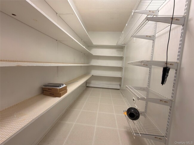 16 James St in Farmingdale, NY - Building Photo - Building Photo