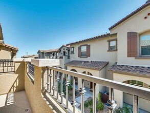 45 Alamere Falls Dr in Las Vegas, NV - Building Photo - Building Photo