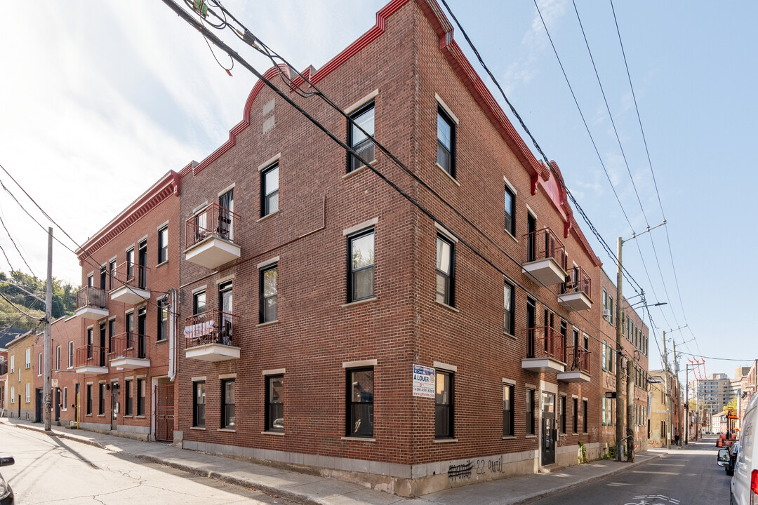 195 Christophe-Colomb Rue E in Québec, QC - Building Photo