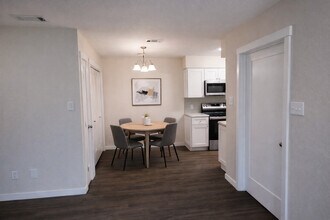 Manor Terrace in Athens, TX - Building Photo - Building Photo