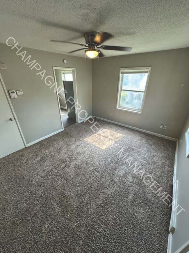 9519-9521 Charlotte St in Kansas City, MO - Building Photo - Building Photo