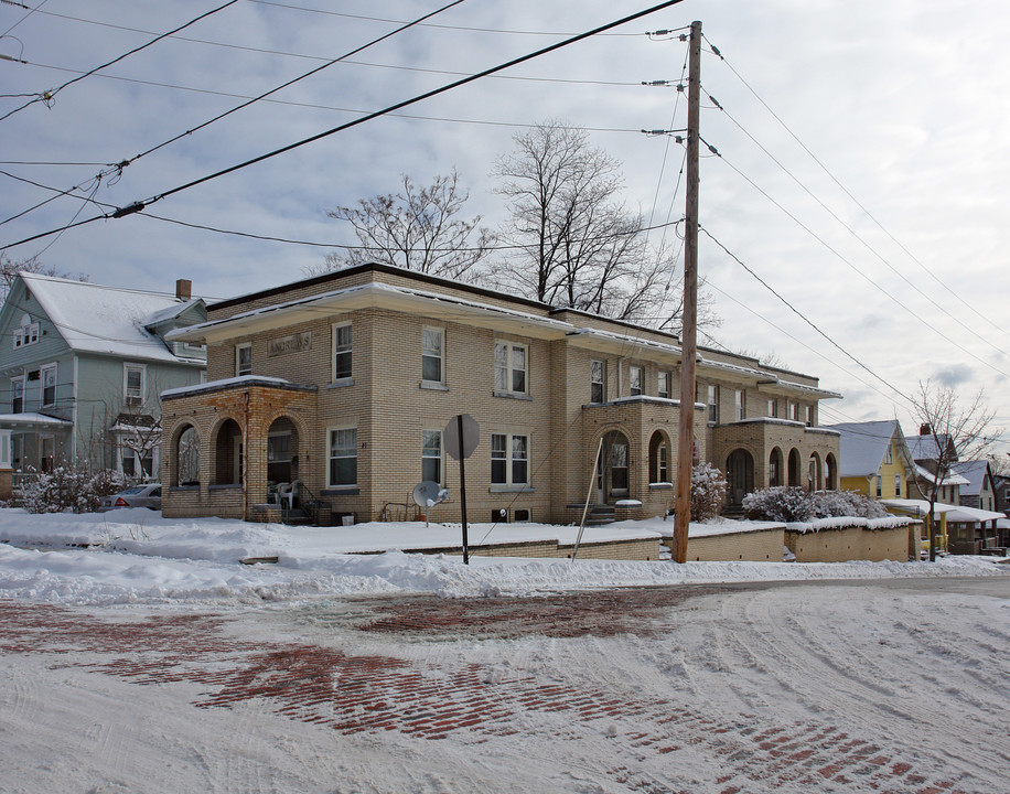 41 Mt View Ave in Akron, OH - Foto de edificio