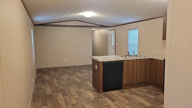 15301 US-54 in Goddard, KS - Building Photo - Building Photo