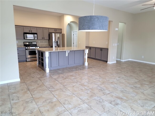 1032 Via Canale Dr in Henderson, NV - Building Photo - Building Photo