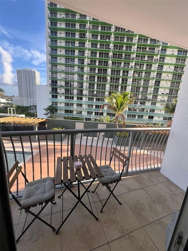 property at 1750 N Bayshore Dr
