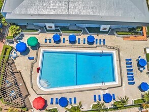 801 Brickell Bay Dr, Unit 970 in Miami, FL - Foto de edificio - Building Photo