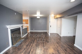 40B Sumac Ct in Mount Laurel, NJ - Building Photo - Building Photo