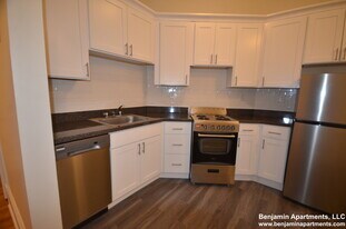 1575 Beacon St, Unit 3 in Brookline, MA - Building Photo