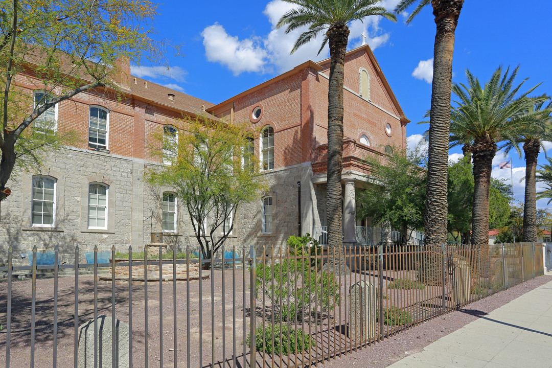 Academy Lofts in Tucson, AZ - Building Photo