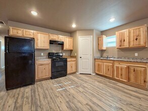 1927 N Avenue P in Lubbock, TX - Building Photo - Building Photo