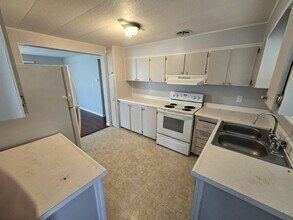 208 49th Ave W in Bradenton, FL - Building Photo - Building Photo