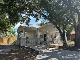 1215 E 29th Ave in Tampa, FL - Building Photo