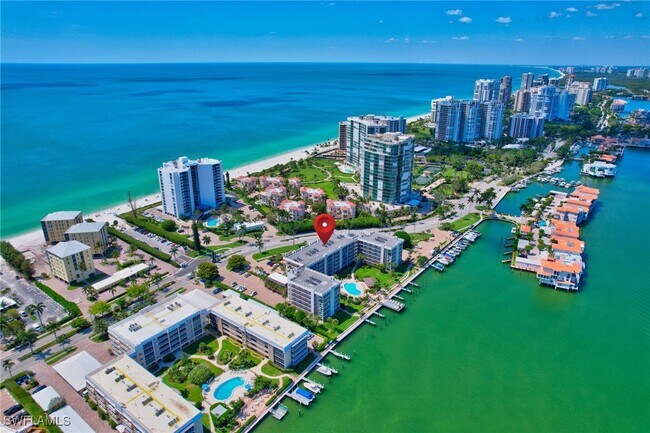 3500 Gulf Shore Blvd N in Naples, FL - Building Photo - Building Photo
