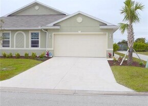 25208 E Lenox Cir in Punta Gorda, FL - Building Photo