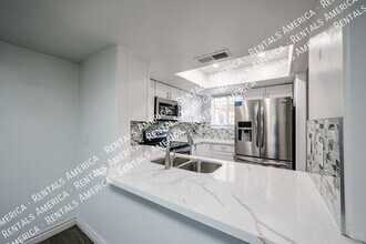 1601 W Sunnyside Dr, Unit 153 in Phoenix, AZ - Building Photo - Building Photo