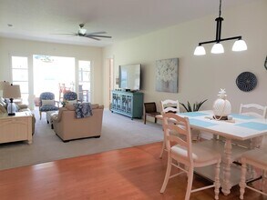 8 Harbour Isle Dr E in Fort Pierce, FL - Building Photo - Building Photo