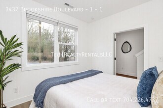 3432 Brookshire Blvd in Charlotte, NC - Foto de edificio - Building Photo