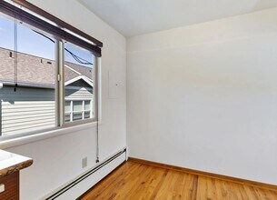908 S Gaines St in Portland, OR - Building Photo - Building Photo