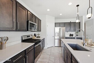 9038 W Luke Ave in Glendale, AZ - Building Photo - Building Photo