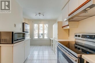 6 Empire Ave in Toronto, ON - Building Photo - Building Photo