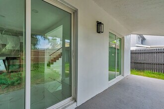 2066 San Marino Way N in Clearwater, FL - Foto de edificio - Building Photo
