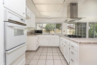 4950 Via Campeche, Unit Fronthouse in Riverside, CA - Building Photo - Building Photo