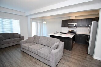 69 Alicia Cres in Thorold, ON - Building Photo - Building Photo