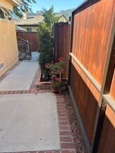 10740 Aqua Vista St in Los Angeles, CA - Building Photo - Building Photo