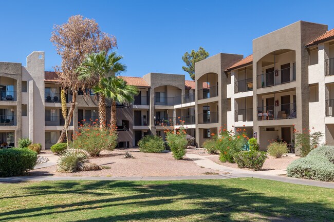 Casa Bella in Tucson, AZ - Building Photo - Building Photo