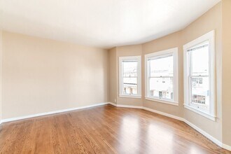 2318 Santa Clara Ave in Alameda, CA - Building Photo - Building Photo