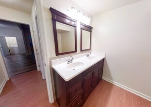 1630 Mayhew St in Tallahassee, FL - Building Photo - Building Photo