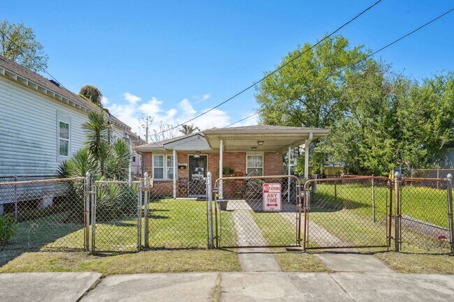 2124 Second St in New Orleans, LA - Building Photo - Building Photo