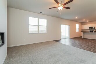 144 Hamilton Pointe Dr in Mcdonough, GA - Foto de edificio - Building Photo