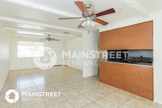 7132 W Glenrosa Ave in Phoenix, AZ - Foto de edificio - Building Photo