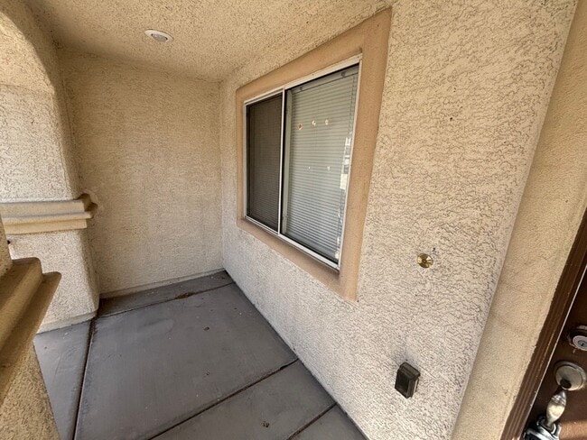 5814 Rose Tiara Dr in Las Vegas, NV - Building Photo - Building Photo