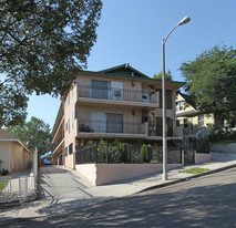975 Everett St in Los Angeles, CA - Building Photo